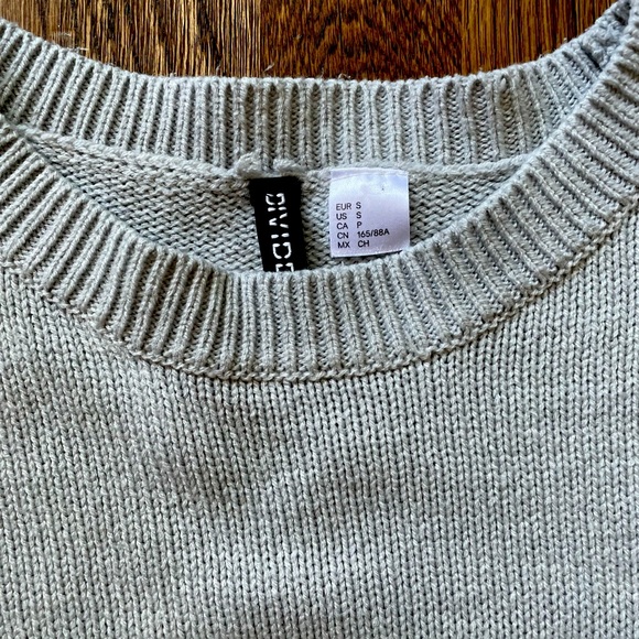 Grey H&M sweater w built in faux shirt, Small - Picture 3 of 4